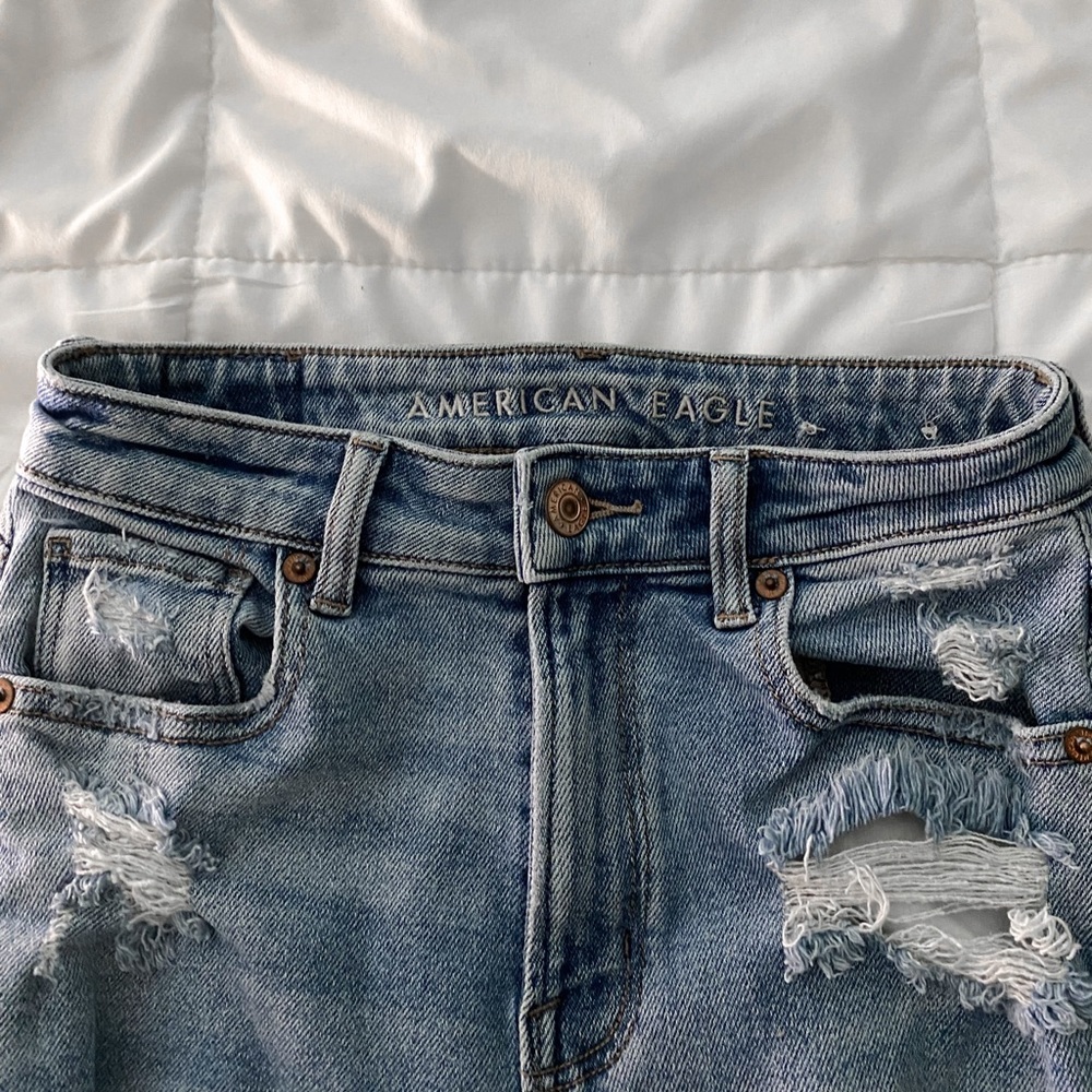 american eagle ripped mom jeans